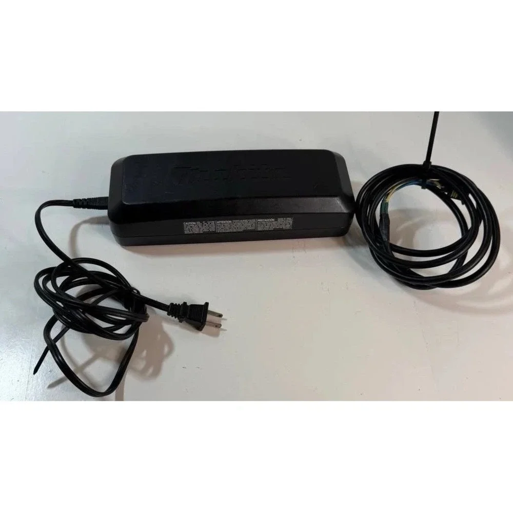 Makita DC4001 40V Max XGT Battery Charger‎